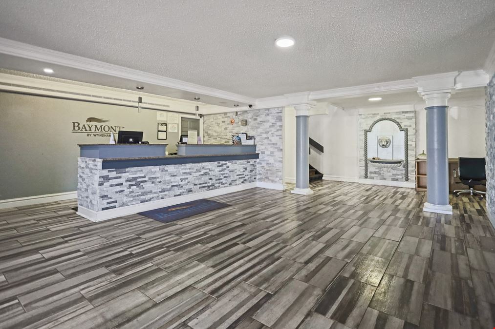 Baymont by Wyndham - Downtown Civic Center