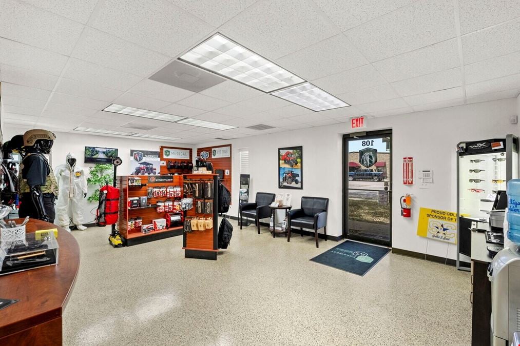 108 Commercial Pl
