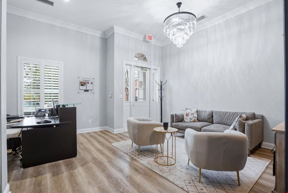 211 E Southlake Blvd