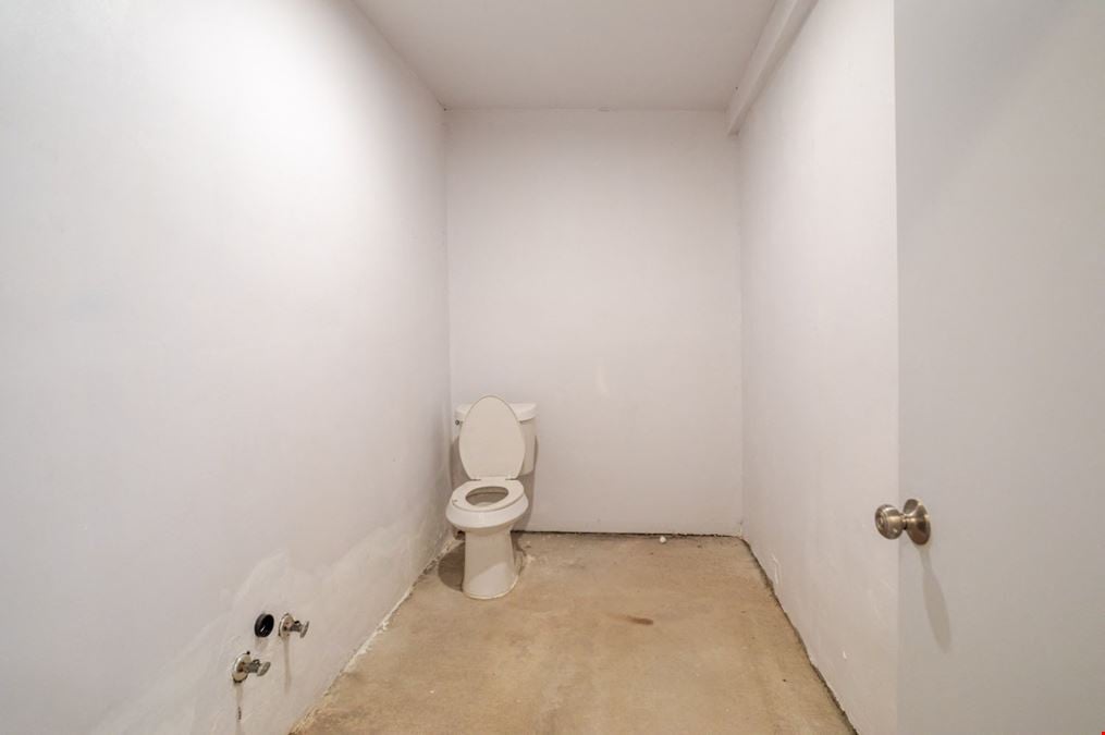 Chinatown Single Unit Free Stndng Bldg