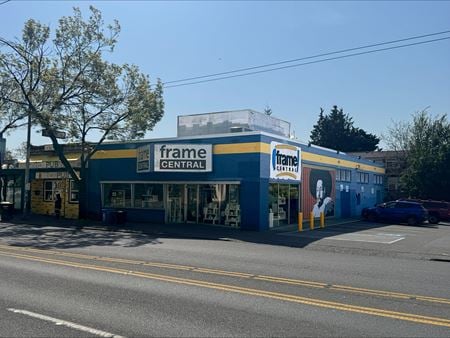 Preview of commercial space at 305 NE 45th St