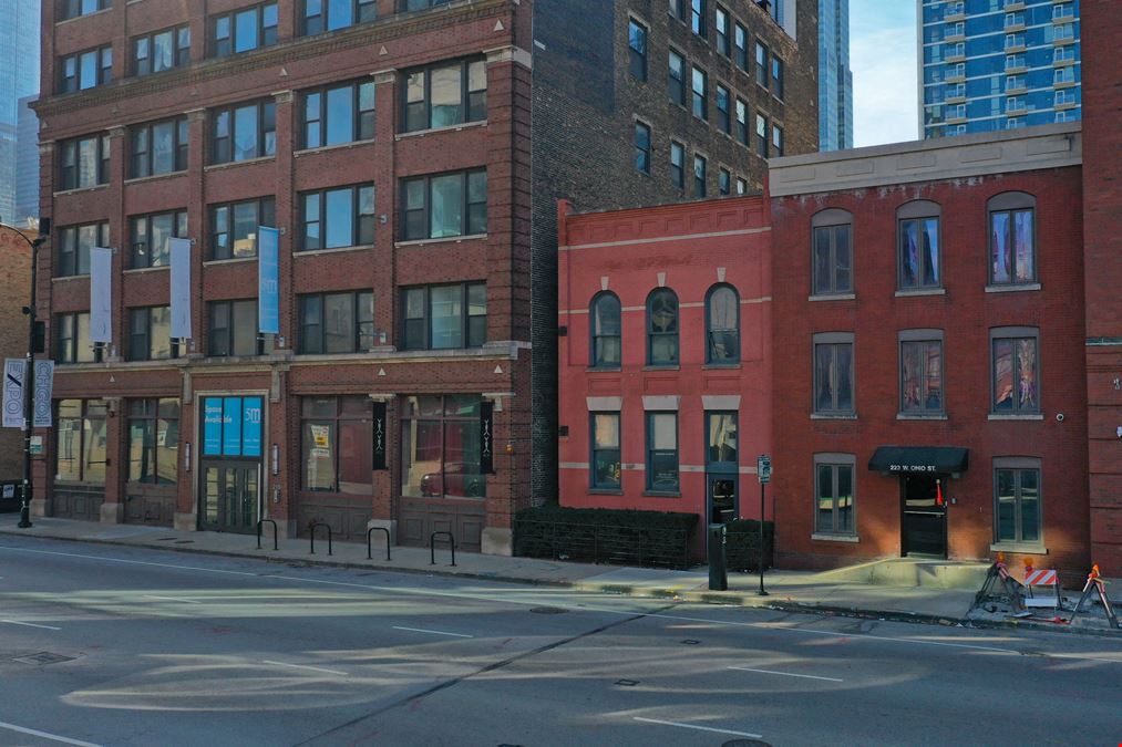 215-223 W Ohio Street