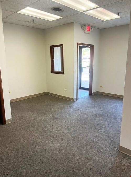 390-402 E. St. Charles Road