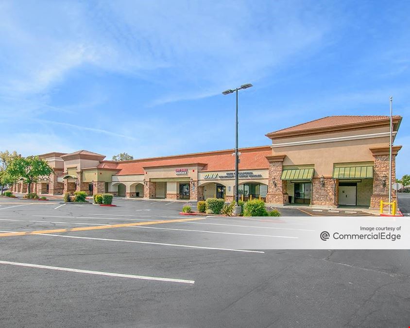 Highland Square Shopping Center