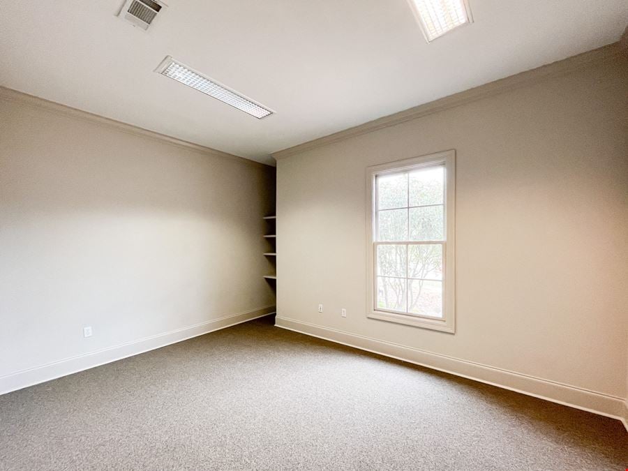 Professional Office Suite on Bluebonnet Blvd