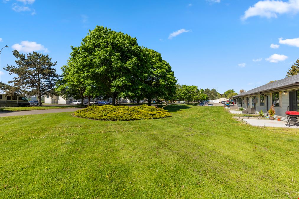 Courtyard Apartments