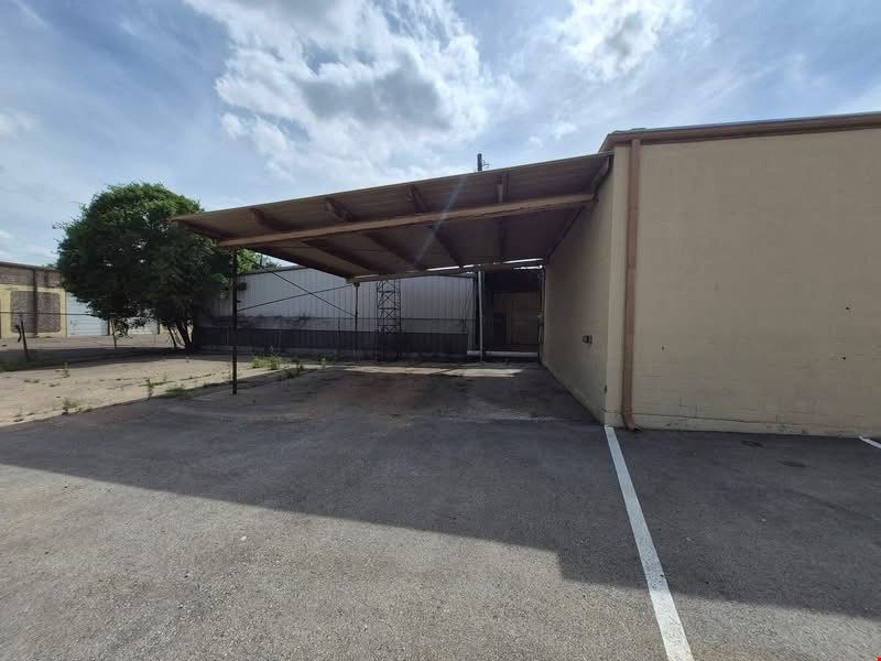6802 Broad Avenue - Flex Space