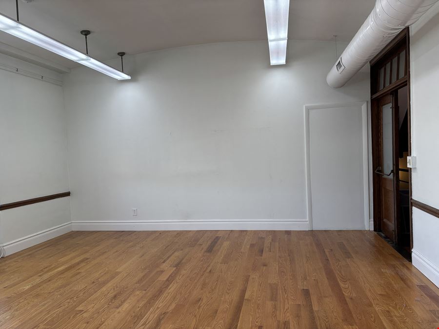 53 High St
