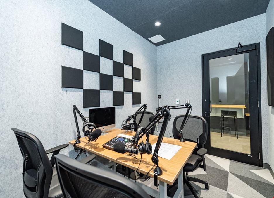 Staples Studio - Ottawa