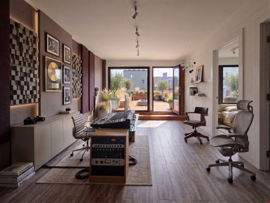 236 Johnson Avenue | East Williamsburg Private 3rd Floor Walk-Up Office for Lease
