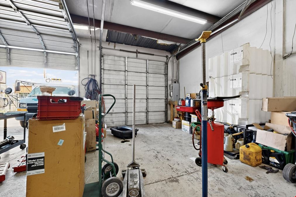 VERSATILE RETAIL/ WAREHOUSE PROPERTY