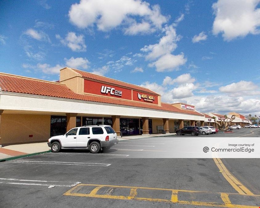 Harbor Town & Country Shopping Center
