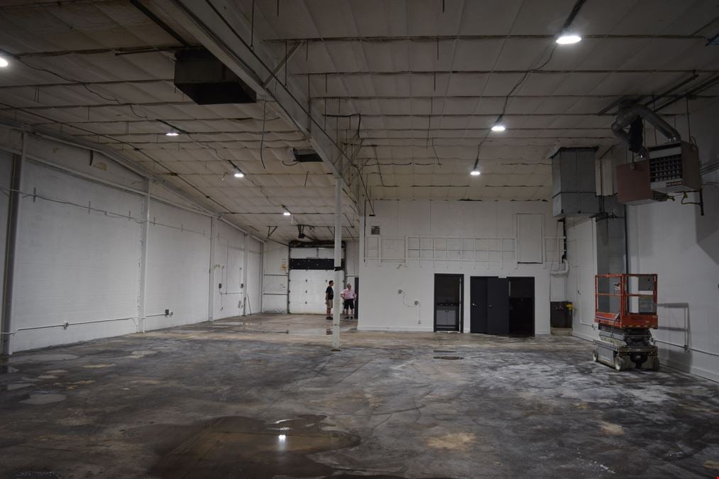 Multitenant industrial Bldg. with 5,258-15,285 SF available for an owner/user