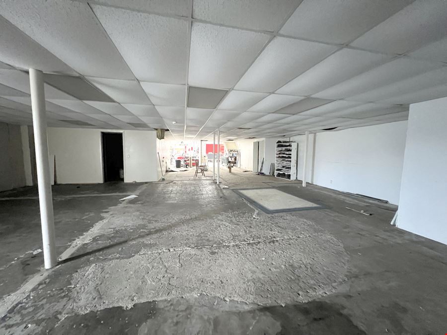 3212 N Main St