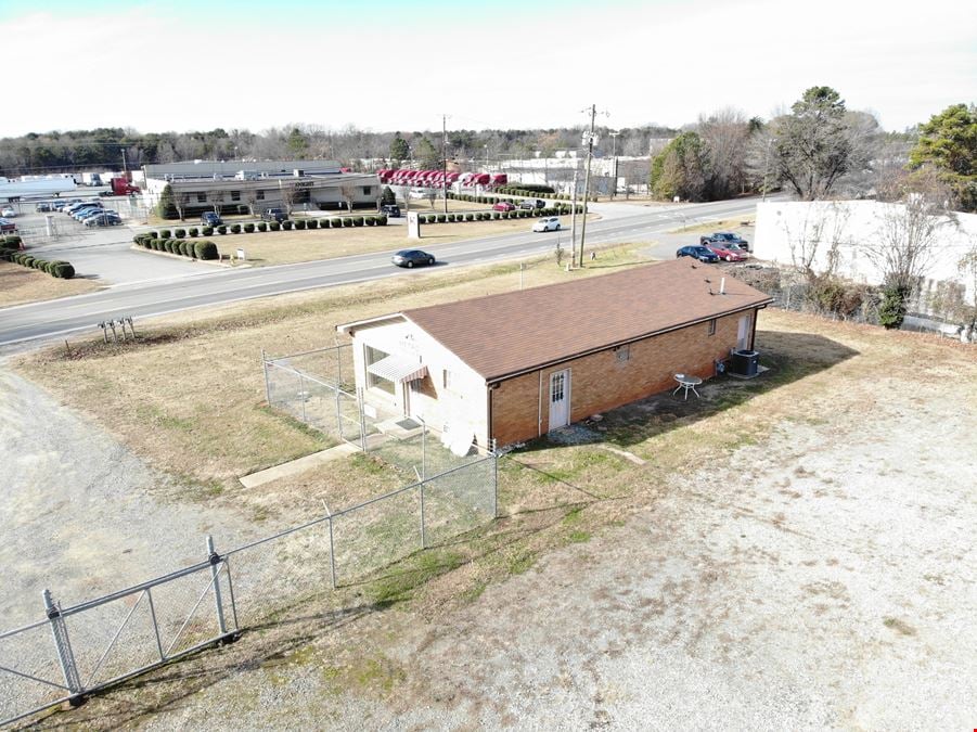 6916 Statesville Road