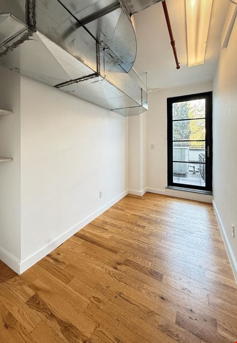 1,200 SF | 527 Court Street | Flexible Carroll Gardens Built-to-Suit 2nd Floor Office for Lease