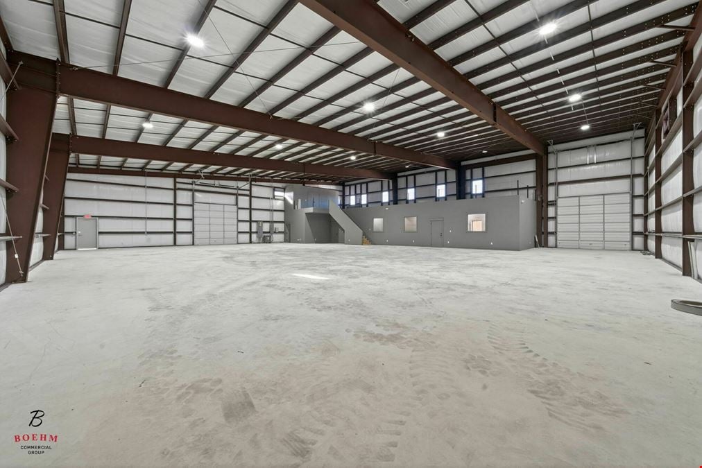 Warehouse/Office Building For Lease in Boerne Texas