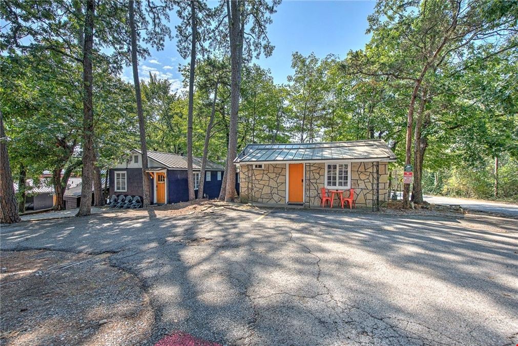 216 W Van Buren