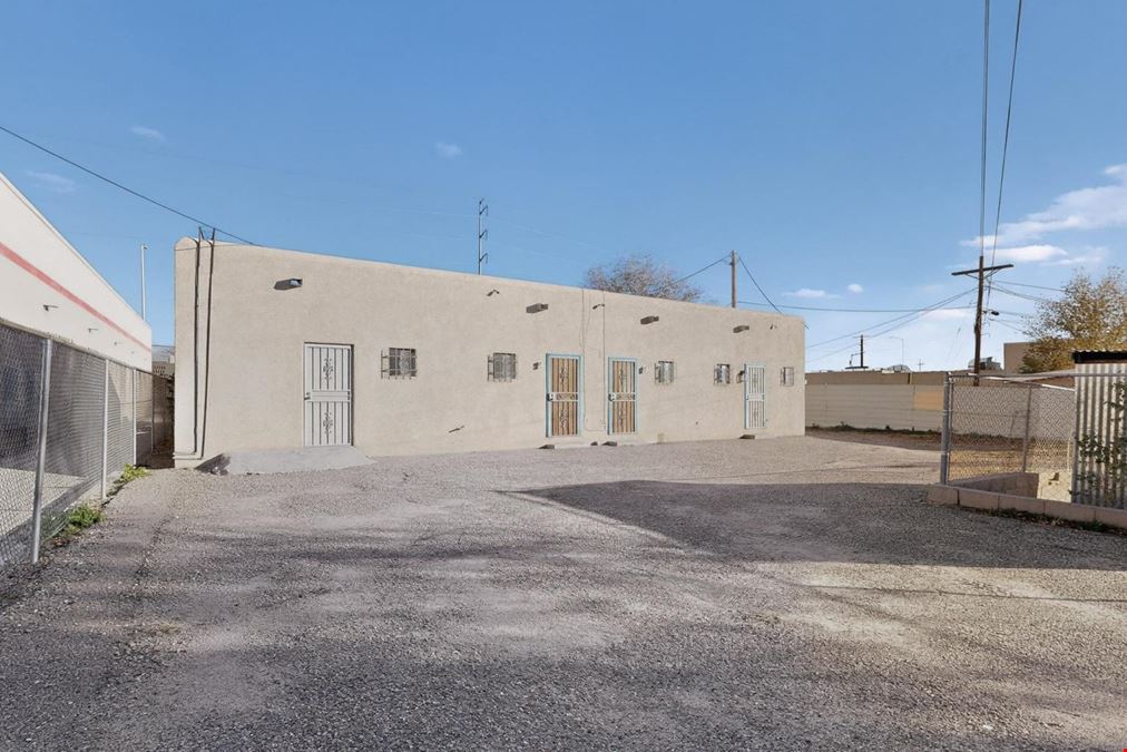 768 SF Retail/Office High Traffic Location