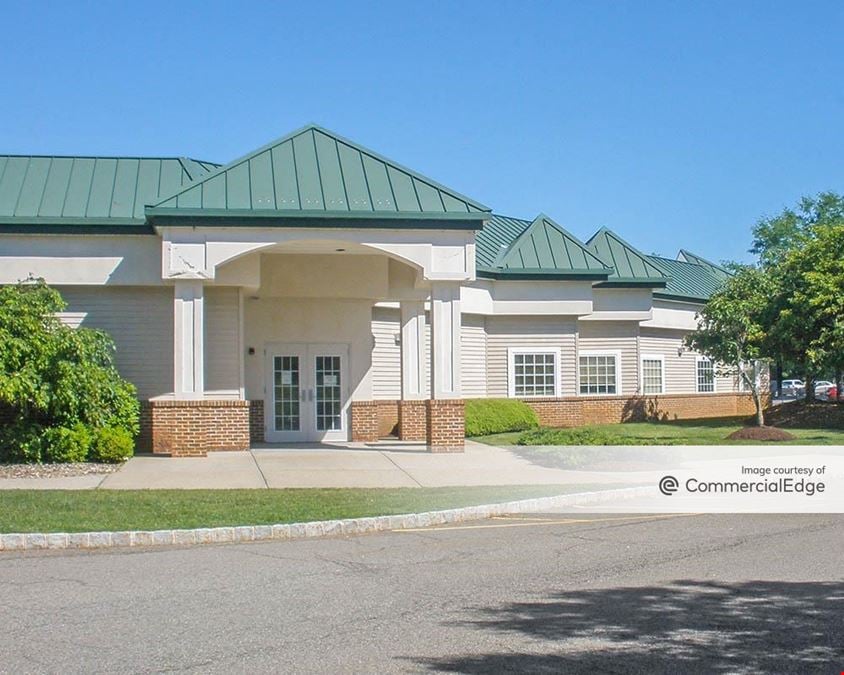 Pondview Plaza