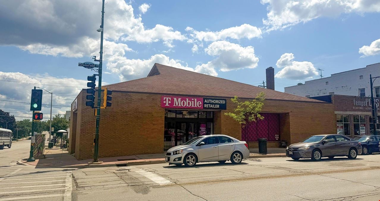 W Greenfield Ave Retail