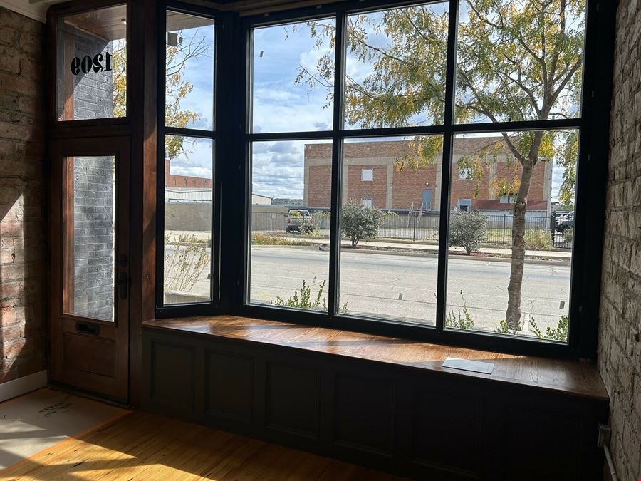 1209 SW Adams St, Peoria, IL 61602