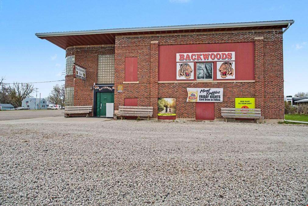 Backwoods Bar | New Auburn, MN