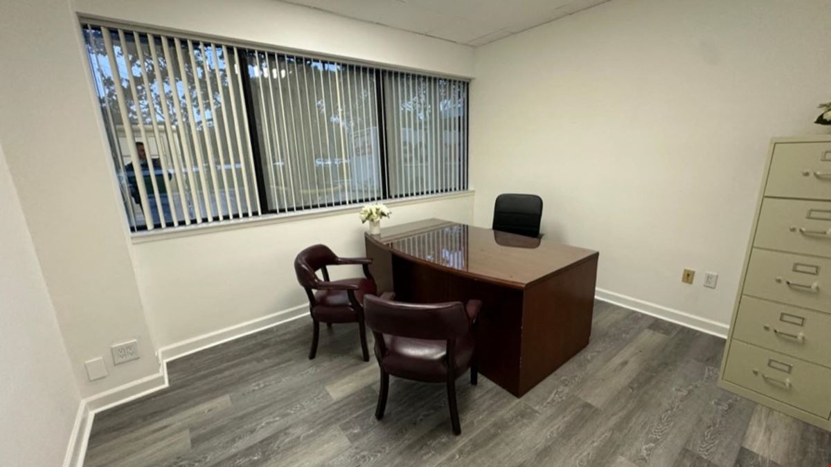 Pine Island Commons - Premier Office Space