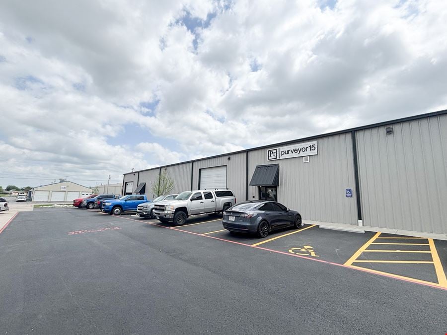 FOR LEASE: 5,850 SF Office/Warehouse