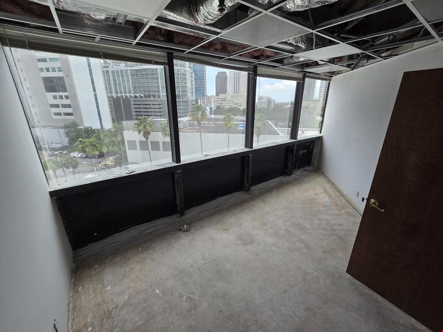 PREMIER OFFICE: Amazing opportunity to lease!