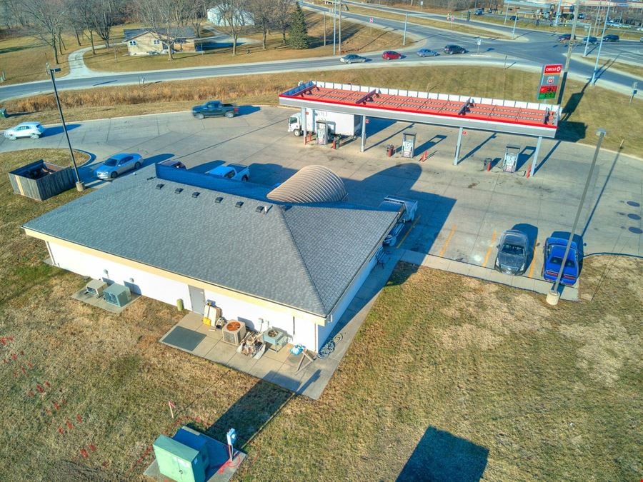 Iowa Gas Station - 1115 IA Hwy. 141