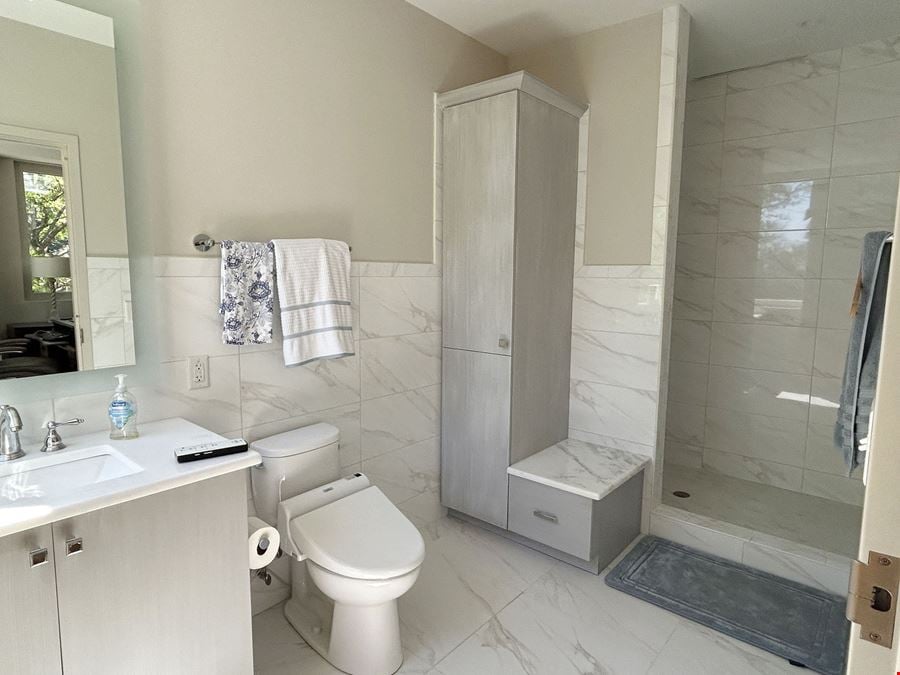 5720 Creedmoor Road #205