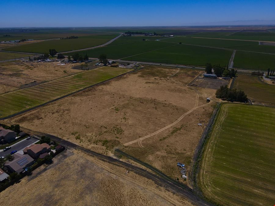 ±16.40 Acres of Vacant Residential Land in Dos Palos, CA