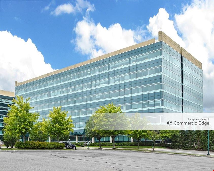 100 Motor Pkwy