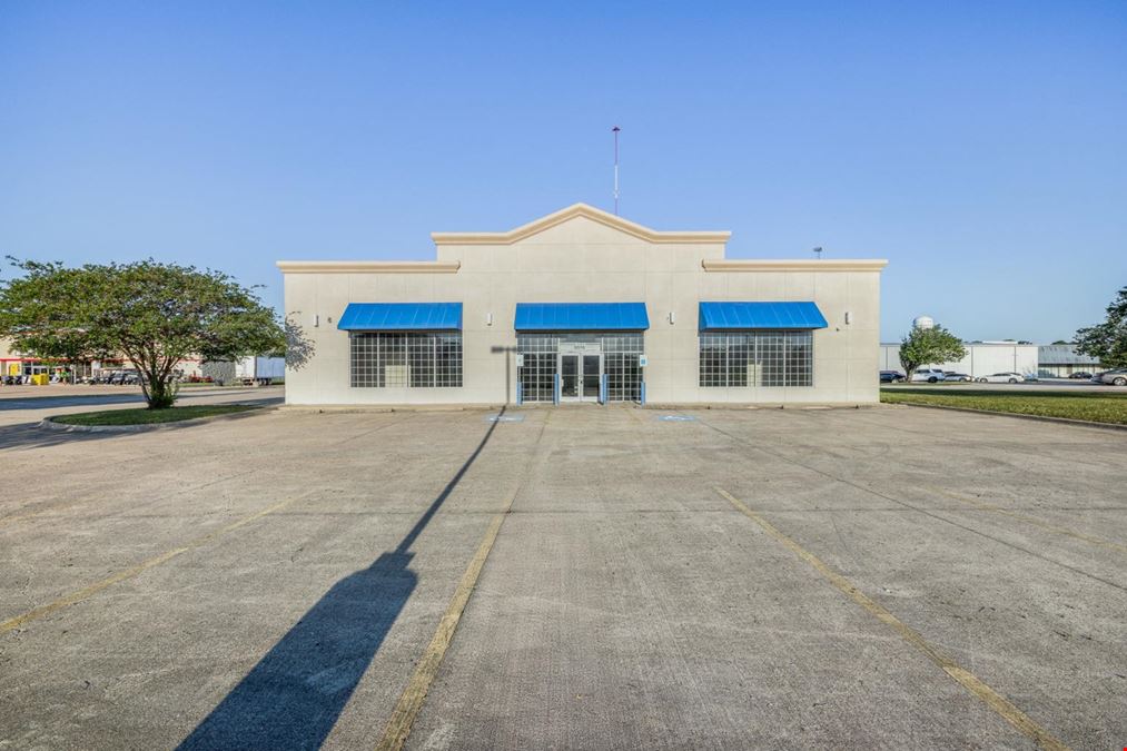 9310 Highway 6 Loop