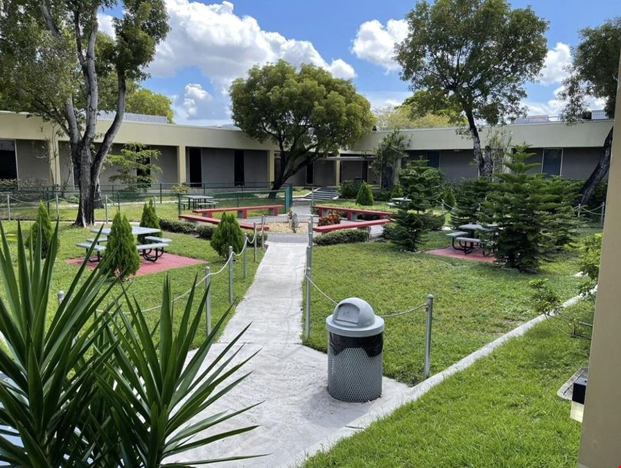 1515 NW 167th St
