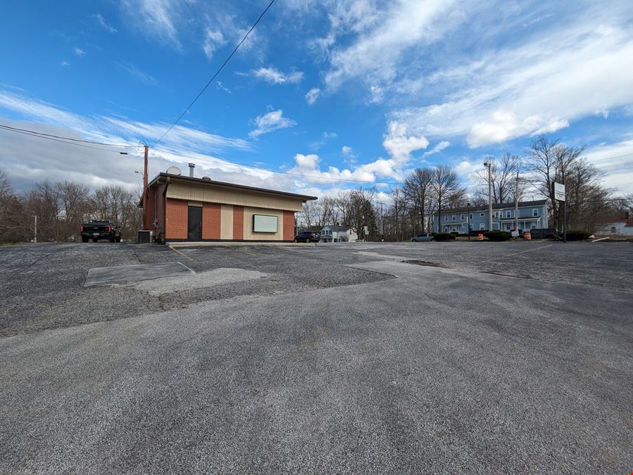 Retail Building on Highly Visible Corner