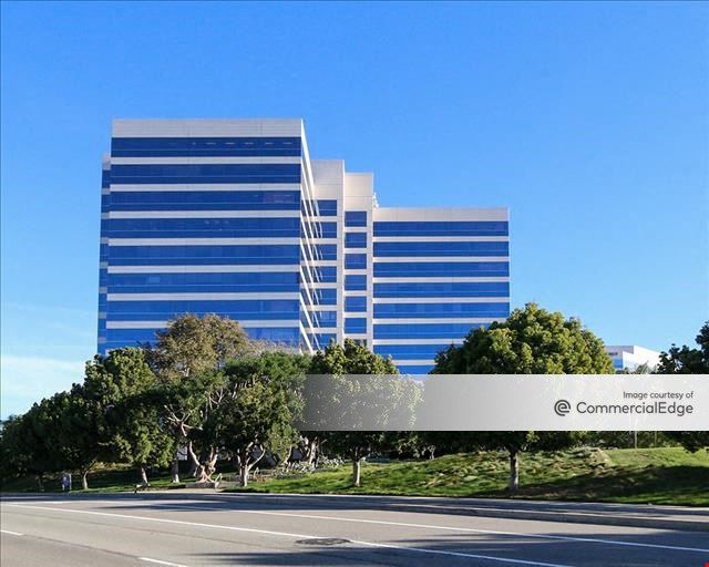 600 Corporate Pointe