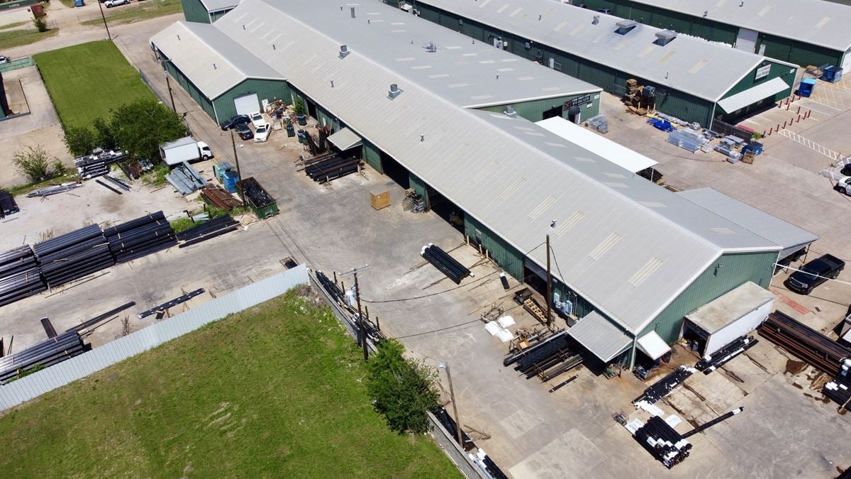 ±15,187 SF Fabrication Office/Warehouse with Fenced Storage