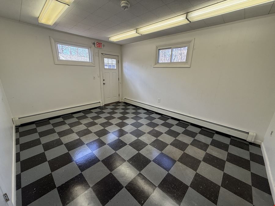 Versatile Office / Retail Space
