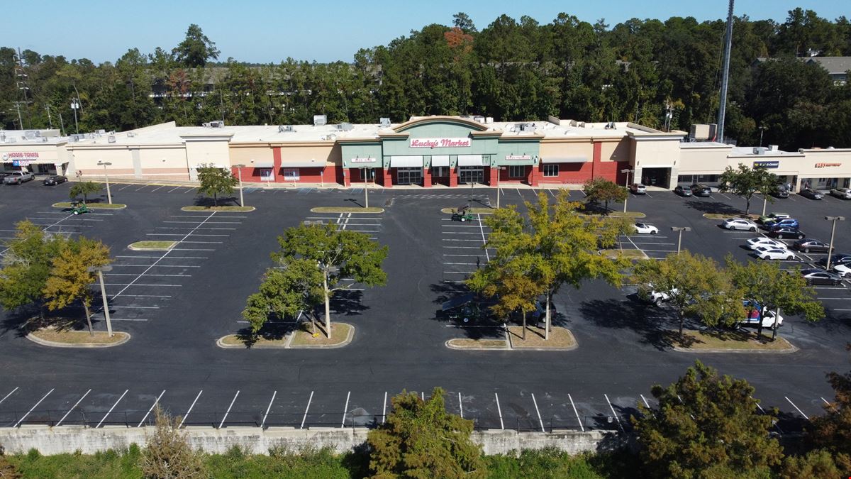 Former Lucky's Market Grocery