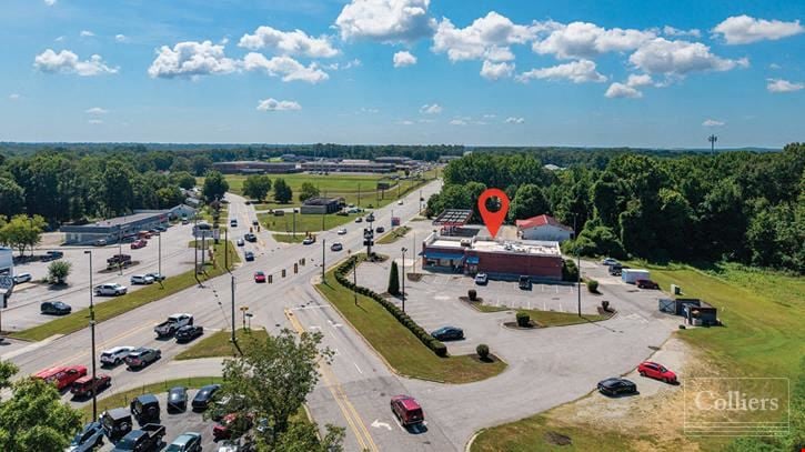 ±5,100-SF Restaurant Building with Existing Drive-thru in Place