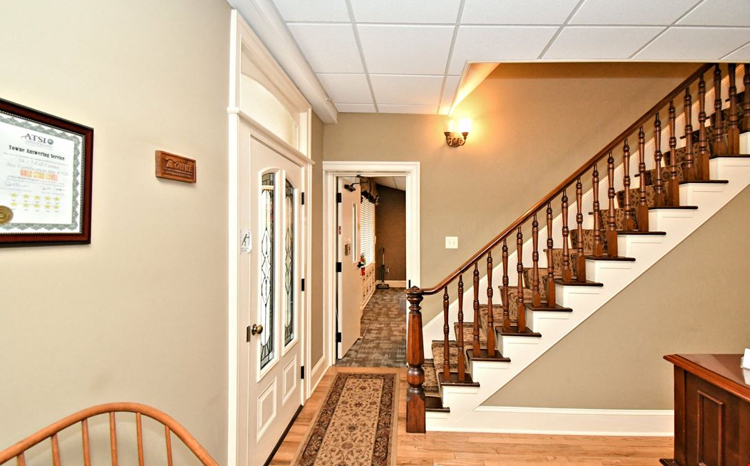 206 N Main St