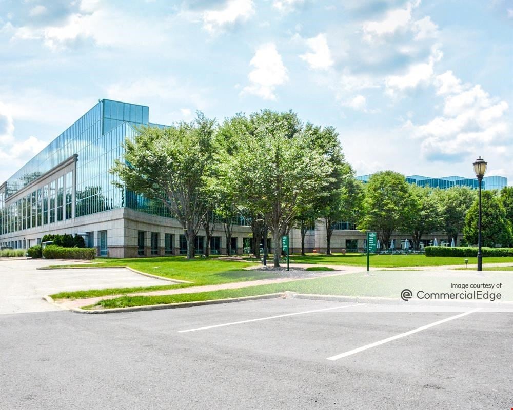 Arbor Circle South - 8 Campus Drive