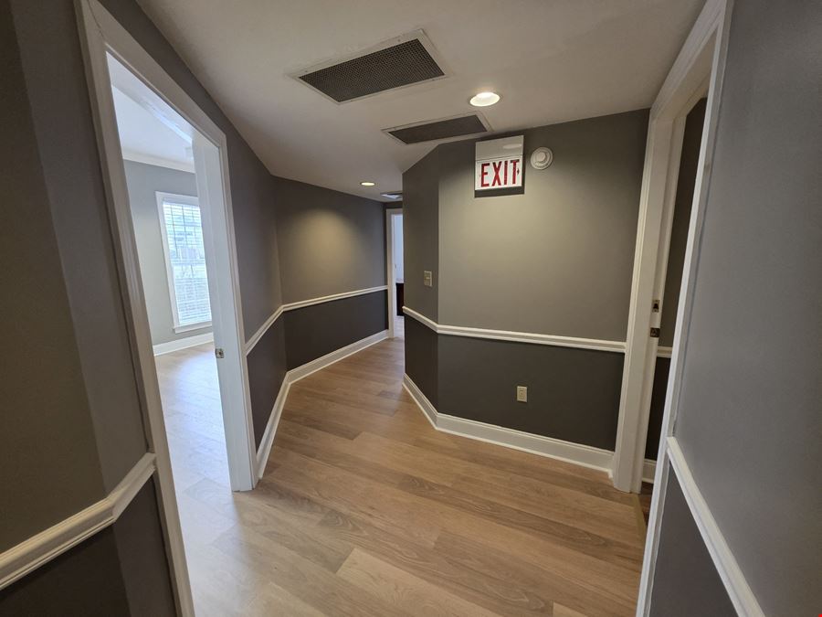 109 Laurens Rd