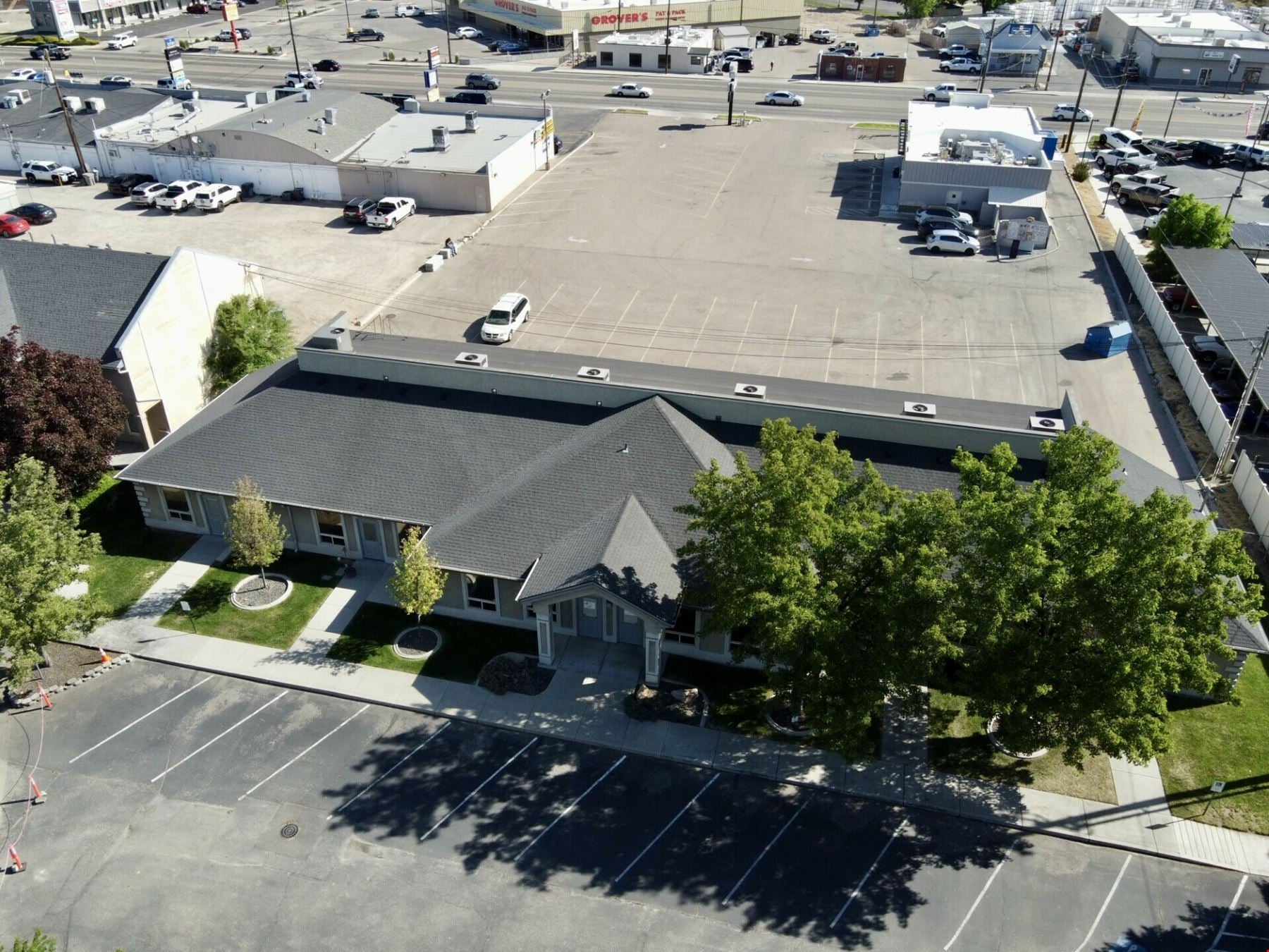 958 W. Corporate Ln.