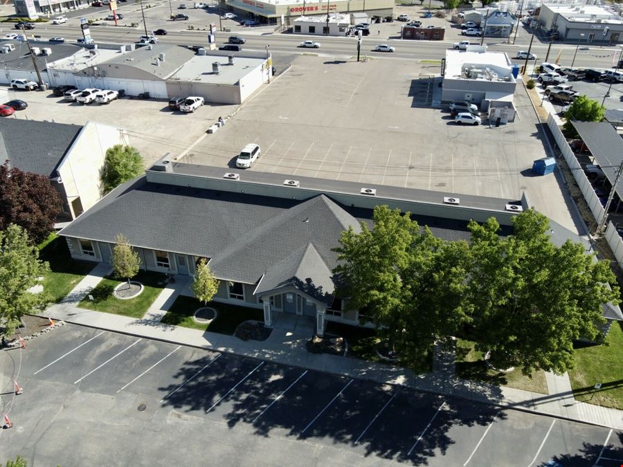 958 W. Corporate Ln.