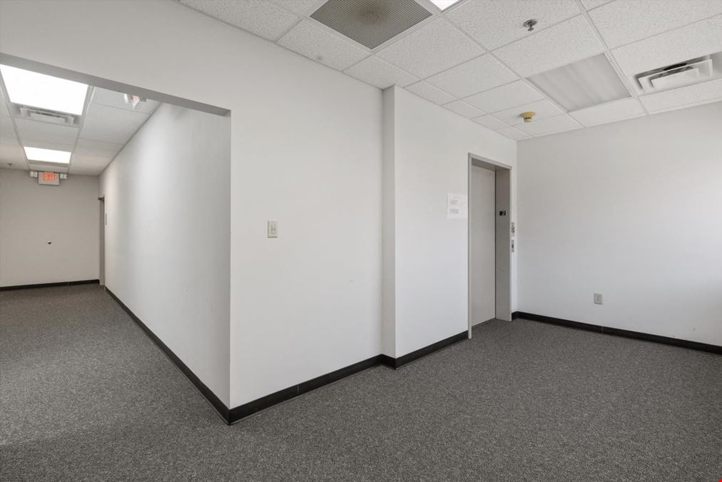 Midpark Road 2,600-22,000 SF Avail. Bus/Ind Park