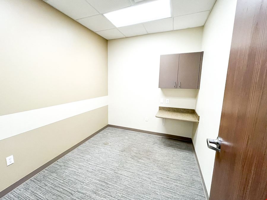 2,500 SF Endcap Medical Suite along Airline Highway