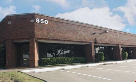 Preview of Industrial space for Rent at 850 E Arapaho/851 & 901 International Pkwy